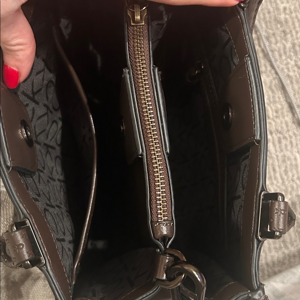 Calvin Klein Moon Logo Shoulder Bag In Java - Picture 5 of 8